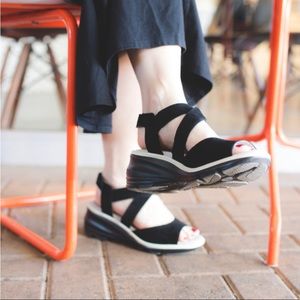Black wedge comfort sandal